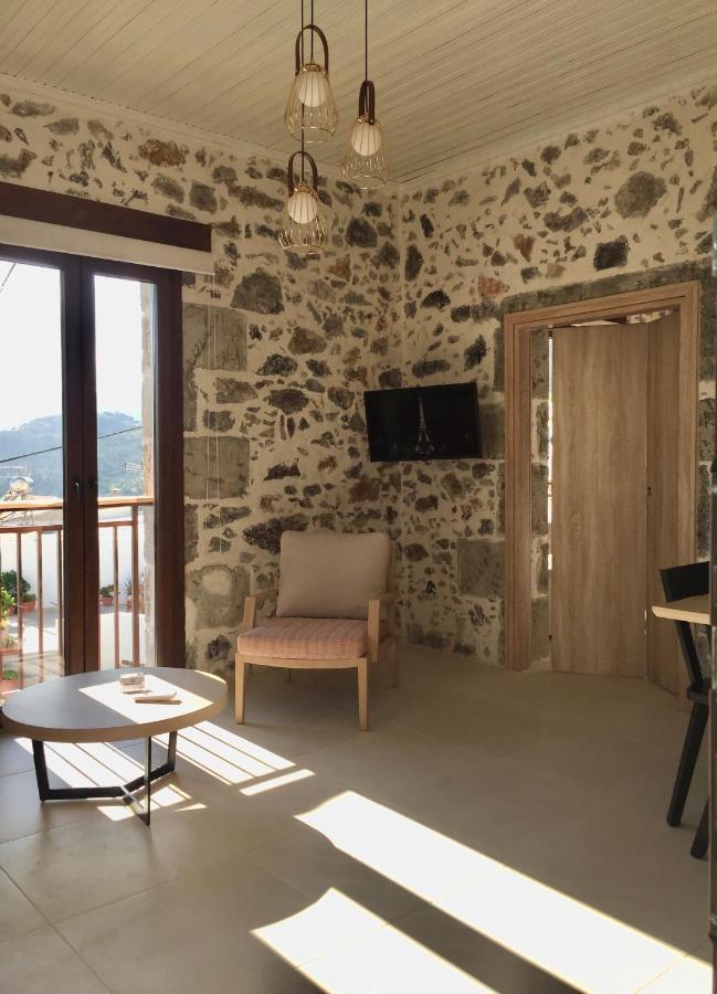 Mirthia Apartments Плакиас Экстерьер фото