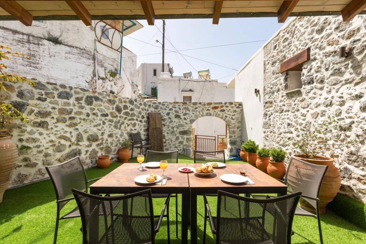 Mirthia Apartments Плакиас Экстерьер фото