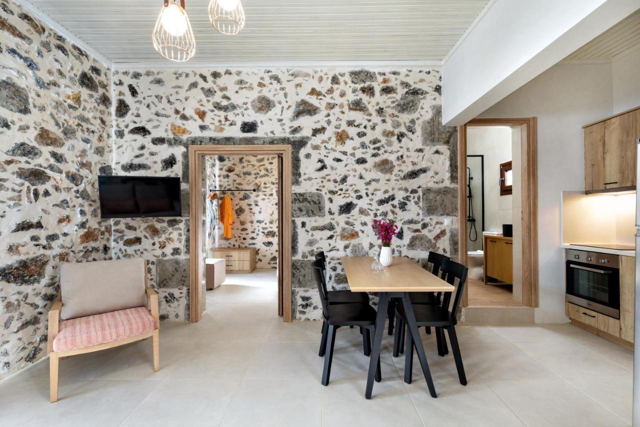 Mirthia Apartments Плакиас Экстерьер фото